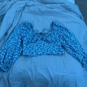 Juniors Cropped Floral Long Sleeve